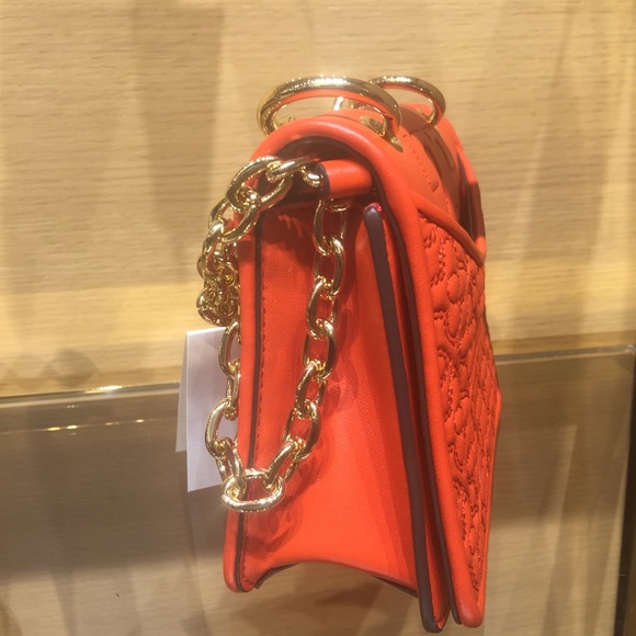 Tory Burch Bryant Shoulder Bag - Picture 3 of 8